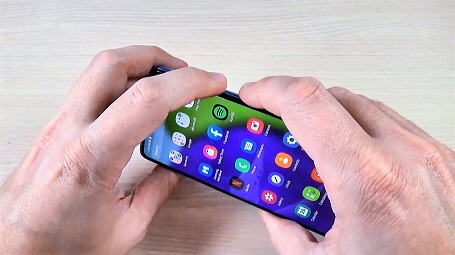 Cara Screenshot Samsung A70